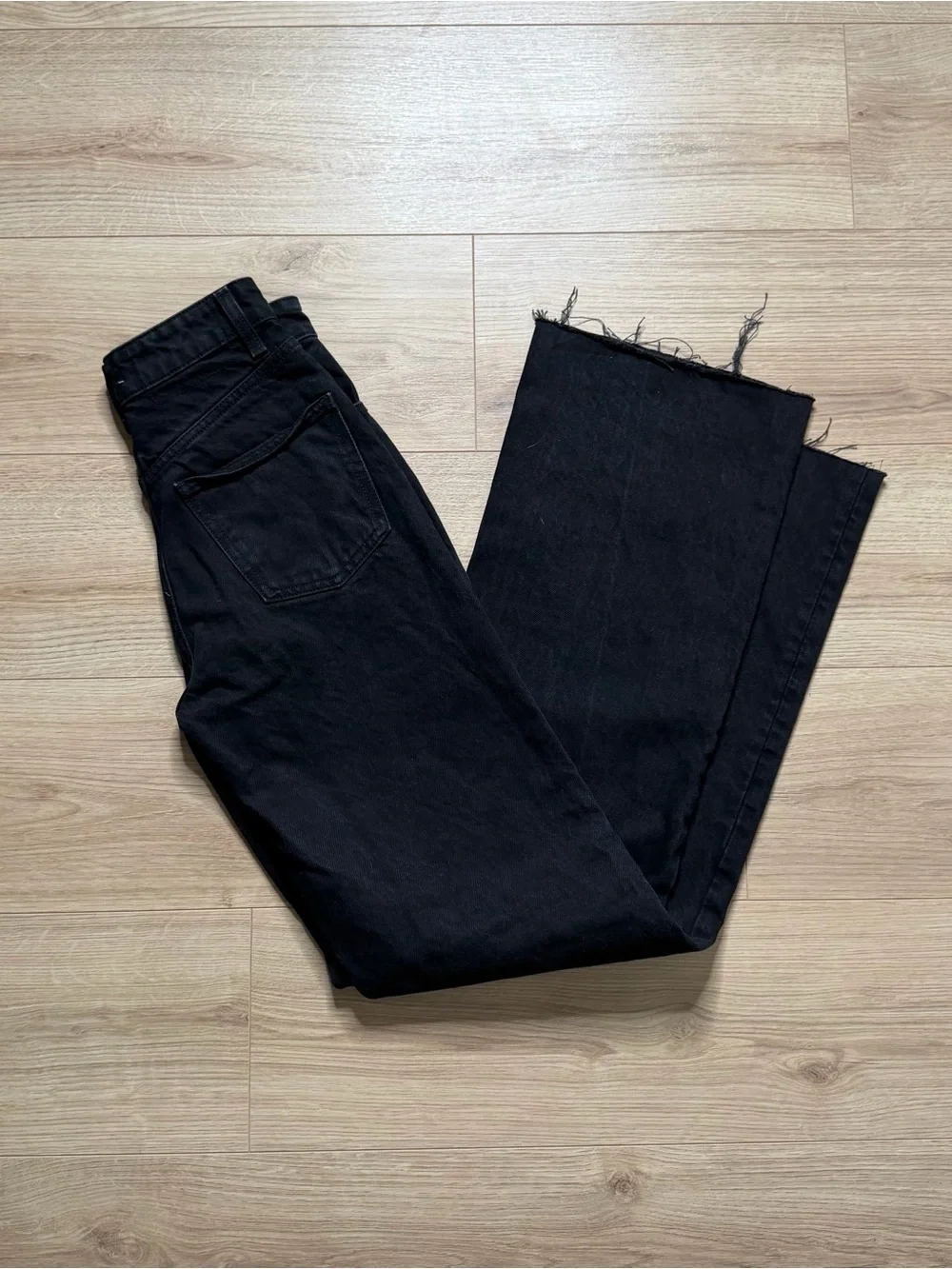 NWT Zara Black Wide Leg Distressed Jeans with Raw Hem Size 2 Tall